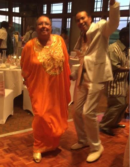 mom-and-paul-dancing